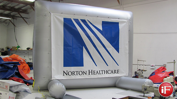 econo_inflatable_logo_wall